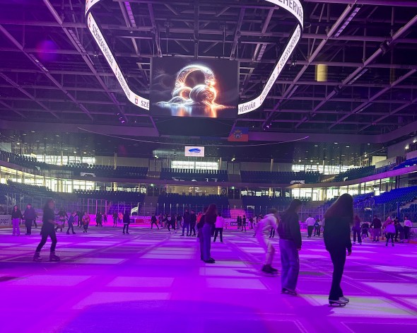 Közönségkorcsolya