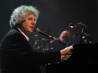 Dés László június 17-én a MET Arénában ad nagyszabású arénakoncertet