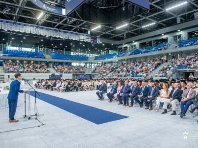Nyolcszázan diplomáztak a Kodolányi János Egyetemen