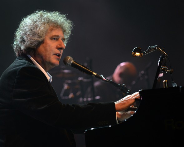 Dés László június 17-én a MET Arénában ad nagyszabású arénakoncertet